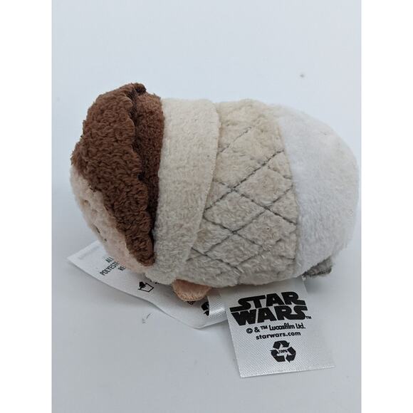Disney Tsum Tsum - Star Wars - Hoth Leia Mini Plush - 3.5" - Picture 3 of 3